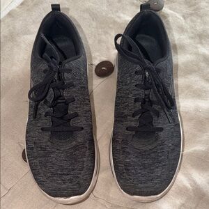 Skechers Men's Gray and Black Sneakers arch fit 8 1/2